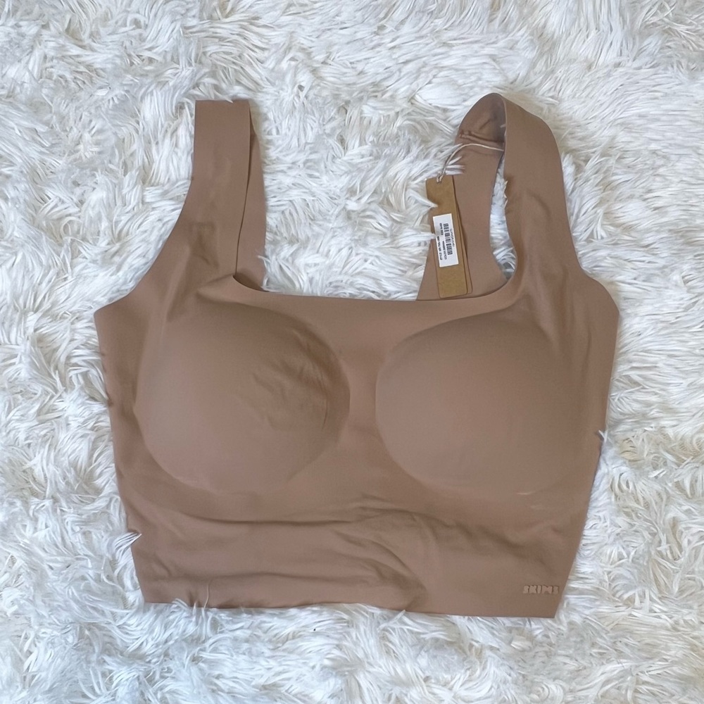 SKIMS Naked Scoop Longline Bra in Sienna - Picture 7 of 15